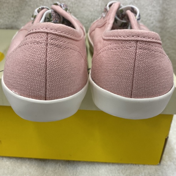 NIB Mini Boden Floral Lace Canvas Sneakers - Size 13 - Picture 5 of 8